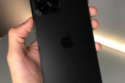 【朗報】iPhone13の新色「マットブラック」むちゃくちゃカッコいい