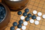 【悲報画像】美人棋士さん、とんでもない格好で子供に指導してしまうｗｗｗｗｗｗｗ