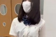 TikTokで現役女子高生すなずり（かりん）が机上で騎乗位して喘ぐ