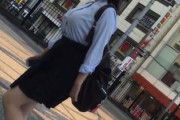 【画像】胸が大き過ぎて制服がパツパツになってる女の子ｗｗｗｗｗｗｗｗｗｗ