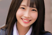 楠有栖 笑顔が可愛いミニマム美少女がチンポを見せつけられ赤面羞恥！思春期まんこで肉棒を素股