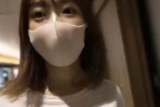 【無修正 エロ動画】 マスク上からもかなり可愛いフェイスだとわかる色白ギャルとホテルでハメ撮り