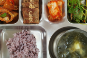 【悲報】韓国の給食ｗｗｗｗｗｗｗ
