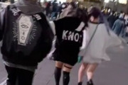 【動画】路上ででんぐり返ししてパンツ丸見えな女の子が即シコ