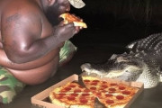 【衝撃】アマゾン奥地の黒人さん、ワニとピザを取り合って大喧嘩WVWVWVWVWVWVWVWVWVWVWVW