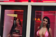 【動画】オランダのセックス通り、ガチで凄い　エチエチ女が"商品化"