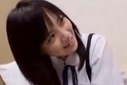 【エロ動画 素人】 まだ処女の制服美少女がひと夏の経験で中出しされてしまう