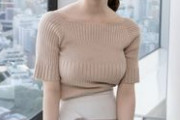 【画像】ニットのセーター切るとみんな巨乳に見える