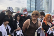 【コミケ】「ブリーチ」コスプレーヤーさん、会場で同士を集めていき、全員で撮影してしまうwwwwwなお...