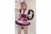 【コスプレイヤー】#火将ロシエル、ミニスカートから生脚こぼれる猫耳メイド姿を披露