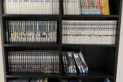 【画像あり】ワイの本棚の漫画達、友達に銭湯の図書コーナー感がすごいとディスられる