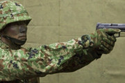 【画像】自衛隊さん38年ぶりに新しい拳銃を買うｗｗｗｗ