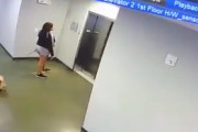 【動画】イッヌがエレベーターに巻き込まれそうになったところ…