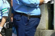 【画像】おまわりさん、太りすぎてしまうwwwywwwywwwywwwywwwywww