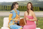 マギー、モデル・すみれと結婚式参加　ドレスコードは「クローゼットの中で一番派手なお洋服」