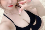 【画像】美女たちの美巨乳が際立つ自撮り水着でシコ