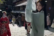 【動画】中国人美女、漢服で京都の街を練り歩き舞妓さんを公開処刑