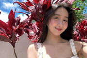 【画像】Cocomi、ノースリーブ姿で大胆胸元！トロピカルな青空ショットに「いいね！」