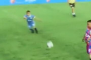 【動画】ピザデブvs子供のサッカー、白熱する！！！！！！！！！！