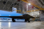 【画像】アメリカが開発中の新型ステルス爆撃機かっこよくね？？？？