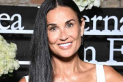 【画像】デミ・ムーアさん、変わらない美貌で世の男性を魅了するｗｗｗ