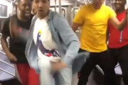 【動画】今日まだNY地下鉄の陽キャダンス見てないやつｗｗｗｗｗｗｗ